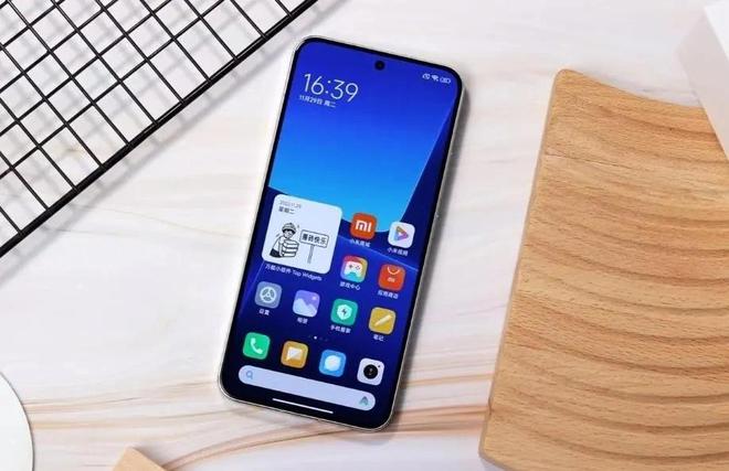 小米“用力太猛”骁龙8Gen2旗舰突降2769元IP68防水+窄边直屏(图1)