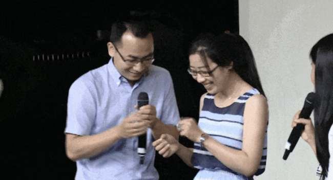 清华博士送水泥戒指求婚被嘲笑 科技浪漫引热议(图1)