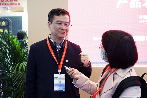 西牛皮现制防水引爆中国国际防水展!(图2) 西牛皮现制防水引爆中国国际防水展!(图2)