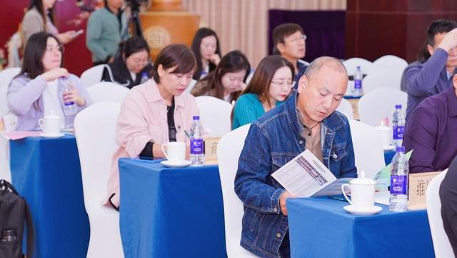 2025中国(武汉)整装定制家居展新闻发布会在京召开(图2) 2025中国(武汉)整装定制家居展新闻发布会在京召开(图2)