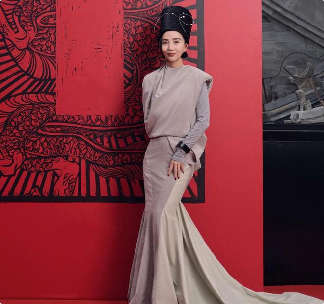 北京这一晚当女明星换上中国风礼服才知道啥叫审美界的天花板(图12) 北京这一晚当女明星换上中国风礼服才知道啥叫审美界的天花板(图12)