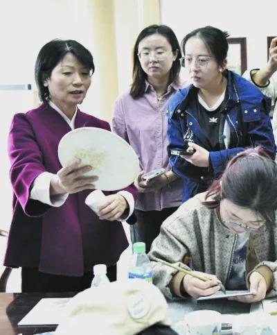 《中国妇女报》整版刊发！点赞江西妇女工作(图4)