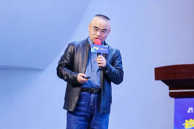 2024中国岩板思想大会暨第五届“金岩奖”颁奖典礼隆重举行(图8) 2024中国岩板思想大会暨第五届“金岩奖”颁奖典礼隆重举行(图8)