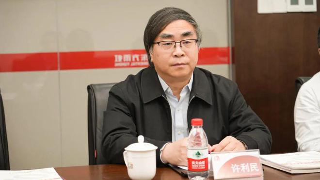中国建筑防水协会秘书长朱冬青一行赴东方雨虹参观交流(图2) 中国建筑防水协会秘书长朱冬青一行赴东方雨虹参观交流(图2)