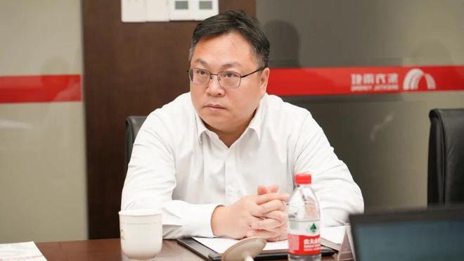 中国建筑防水协会秘书长朱冬青一行赴东方雨虹参观交流(图3) 中国建筑防水协会秘书长朱冬青一行赴东方雨虹参观交流(图3)