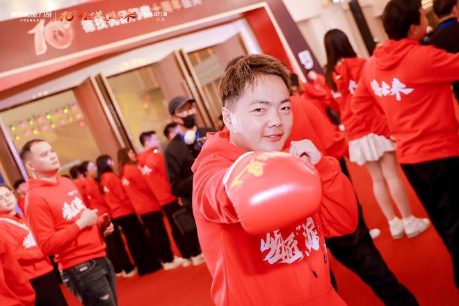 德技优品门窗十周年盛典 “崛匠派”开启新十年宣言(图4) 德技优品门窗十周年盛典 “崛匠派”开启新十年宣言(图4)
