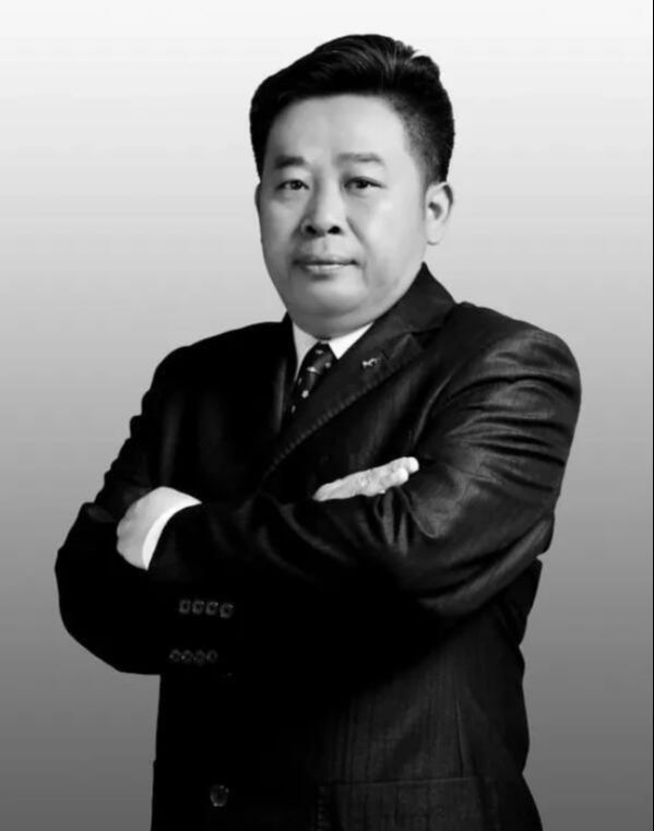 55岁宏源防水集团副总裁许渊离世工程师出身毕业院校不一般!(图2) 55岁宏源防水集团副总裁许渊离世工程师出身毕业院校不一般!(图2)